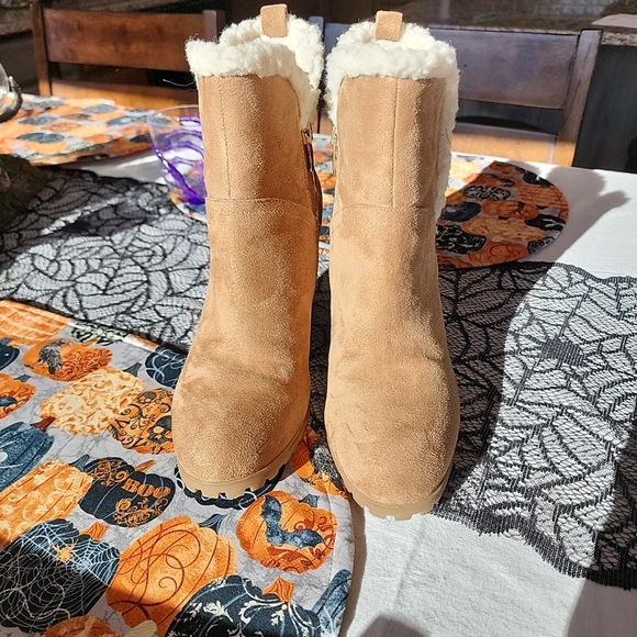 NEW Nine West Wedge Ankle boots, sherpa lined, Sz 8.5 - Picture 3 of 10